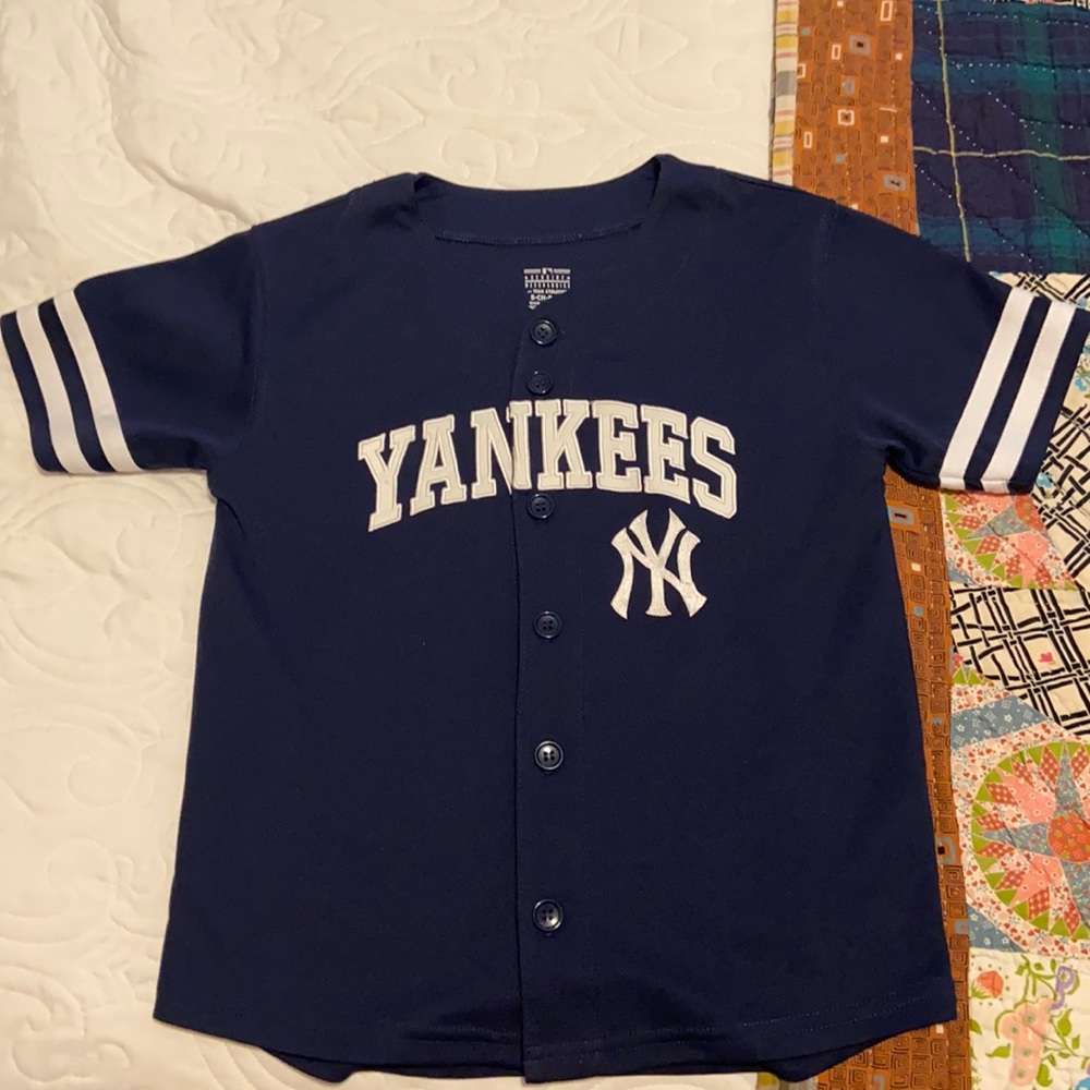 Boys yankee jersey genuine merchandise size Small (6/7)